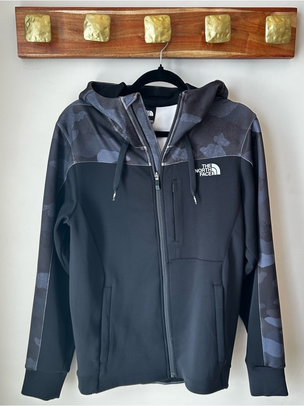 The North Face Men's Black & Gray Camo Softshell full zip up Hoodie Size Small